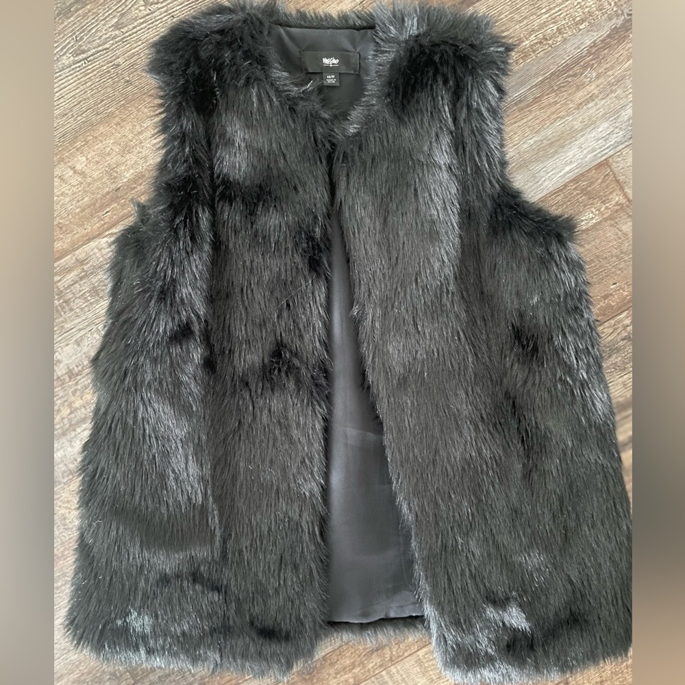 Mossimo Black Faux Fur Vest